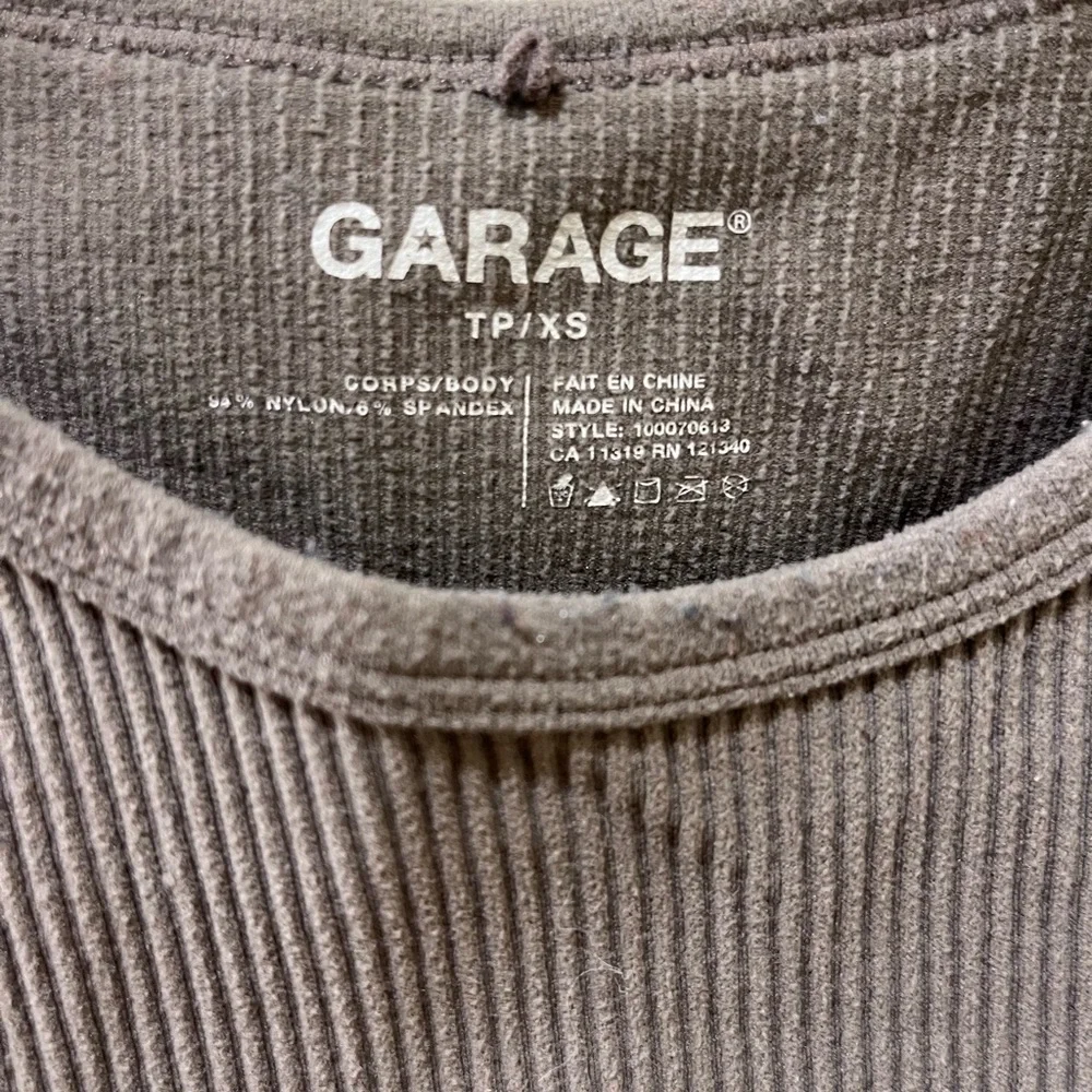 Garage Ribbed Crop Top - Picture 3 of 3